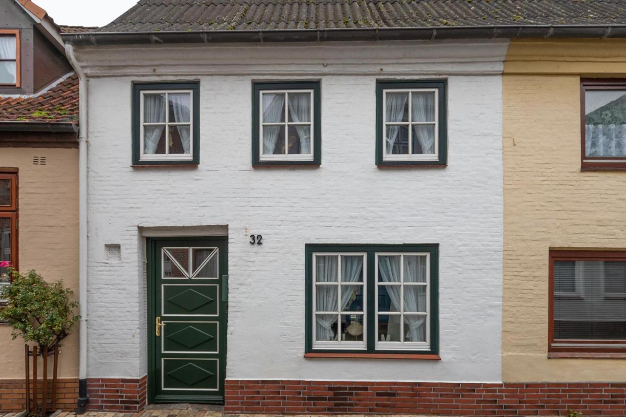 Dat Witte Huus Husum  Extérieur photo